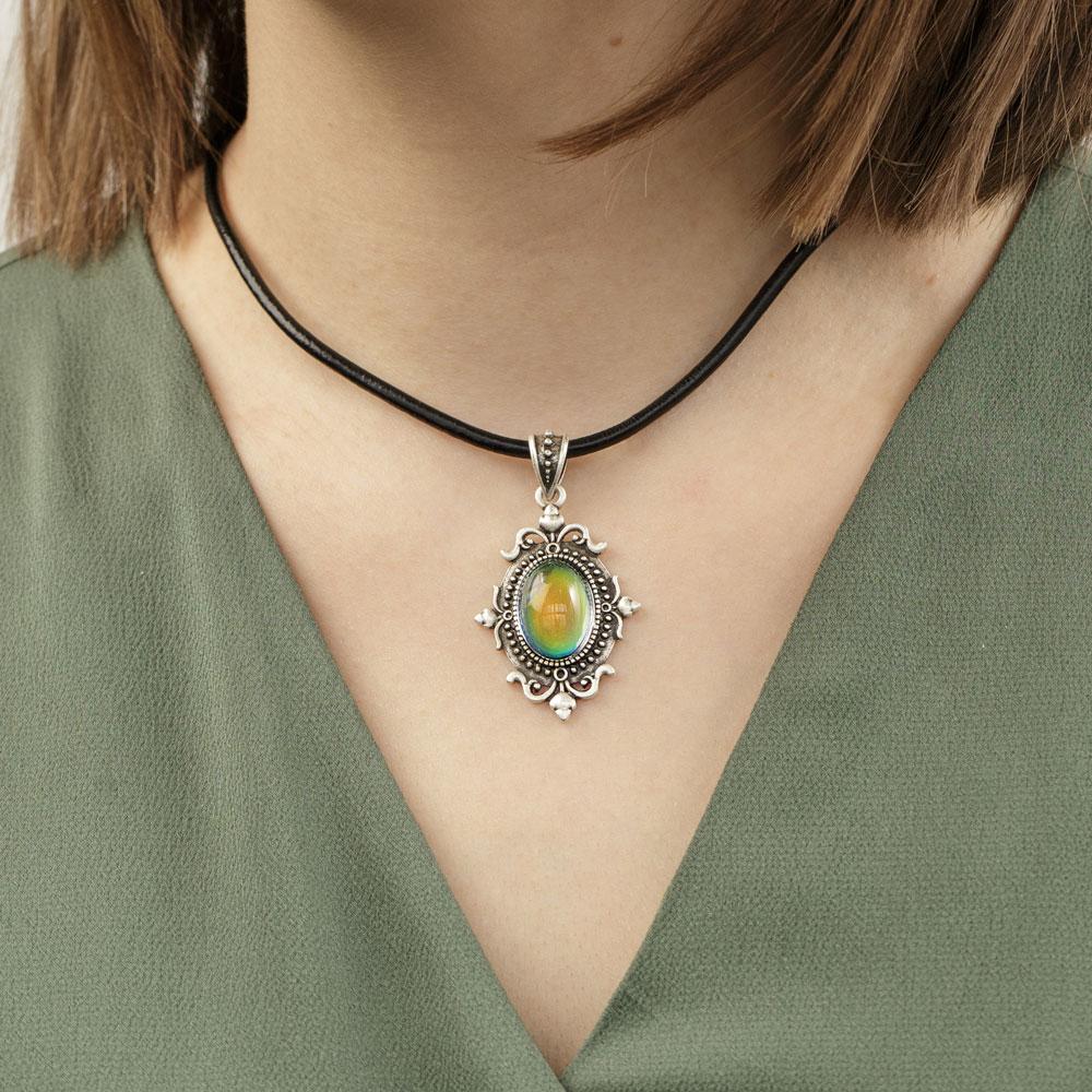 Aura Mood Changing Necklace - Image 2