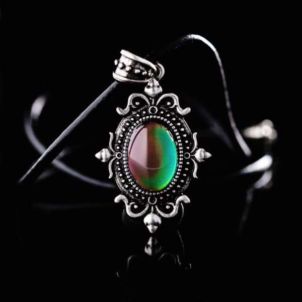 Aura Mood Changing Necklace - Image 4