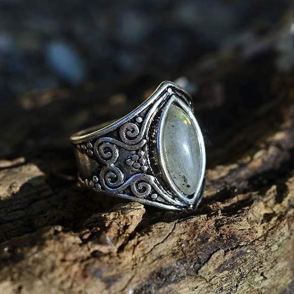 Awakening Labradorite Ring - Image 10