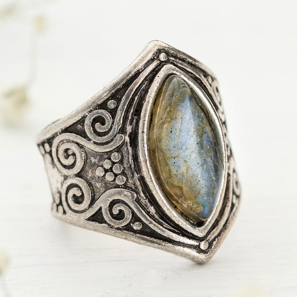 Awakening Labradorite Ring - Image 13