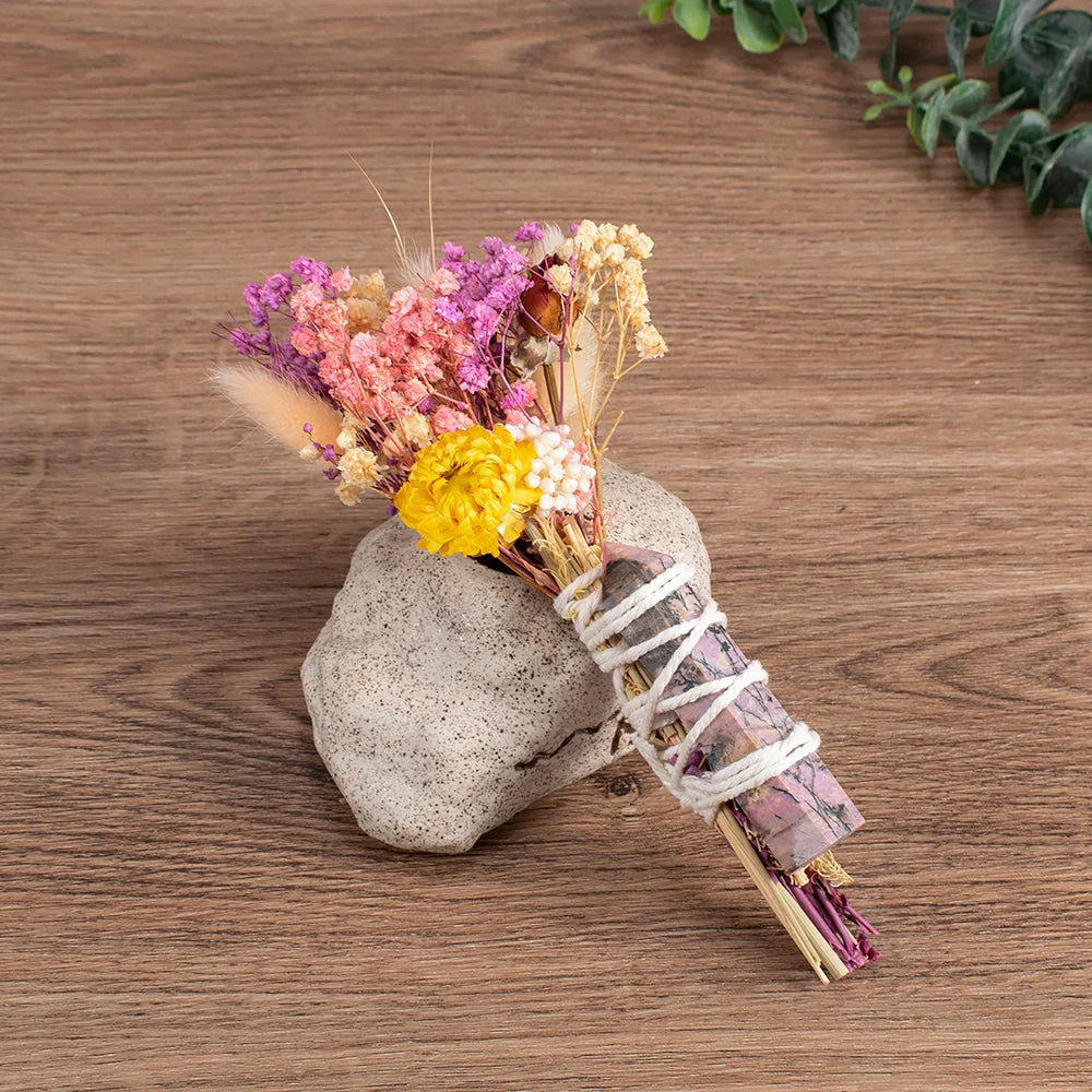 Crystal Point Flower Bouquet - Image 8