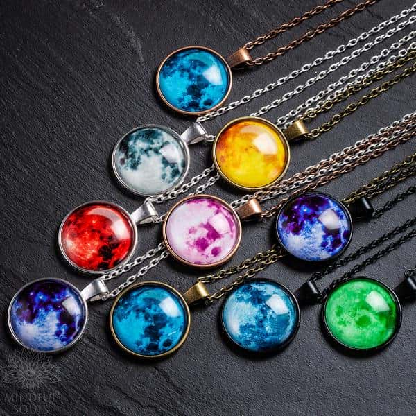 Glowing Full Moon Necklace - Image 3
