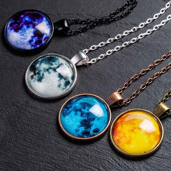 Glowing Full Moon Necklace - Image 4
