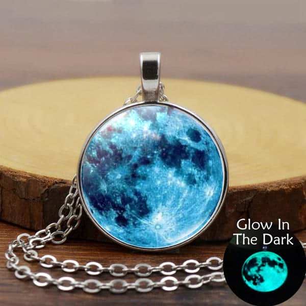 Glowing Full Moon Necklace - Image 8