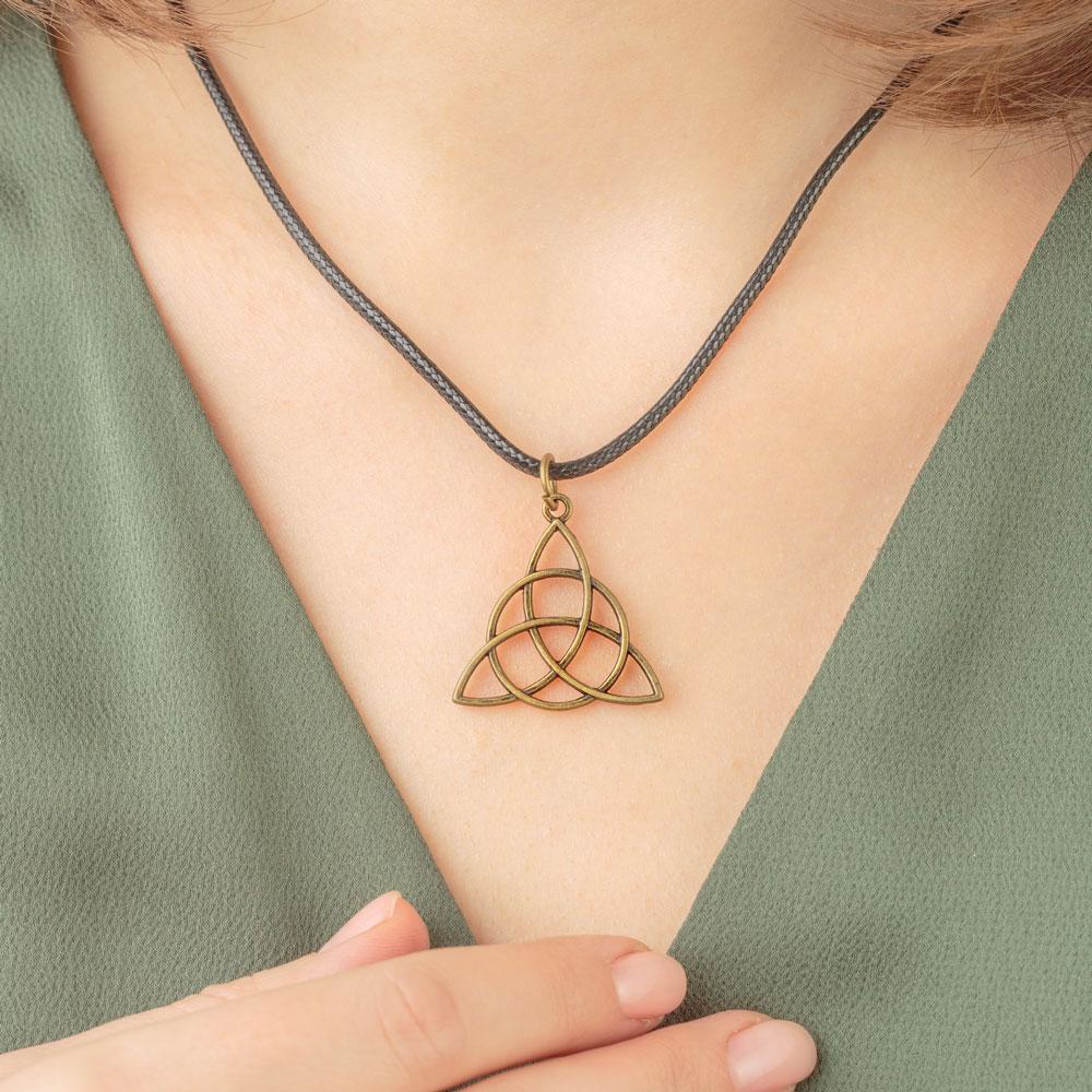 The Triquetra Necklace - Image 4