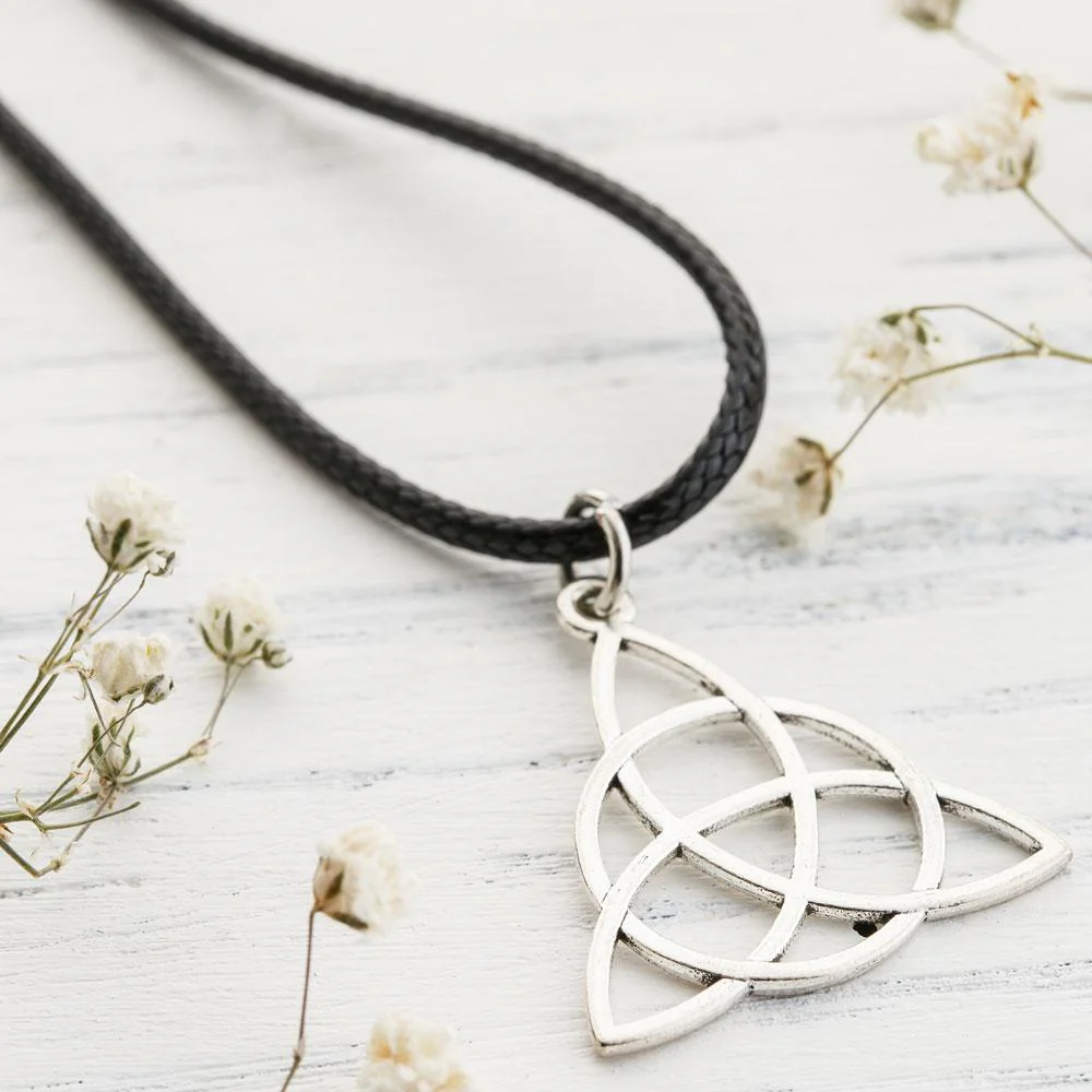 The Triquetra Necklace - Image 8