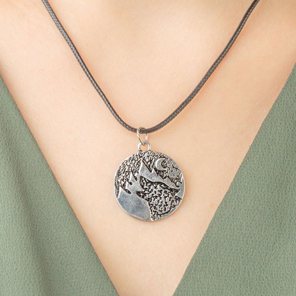 Silver Plated Wolf Necklace - Image 5