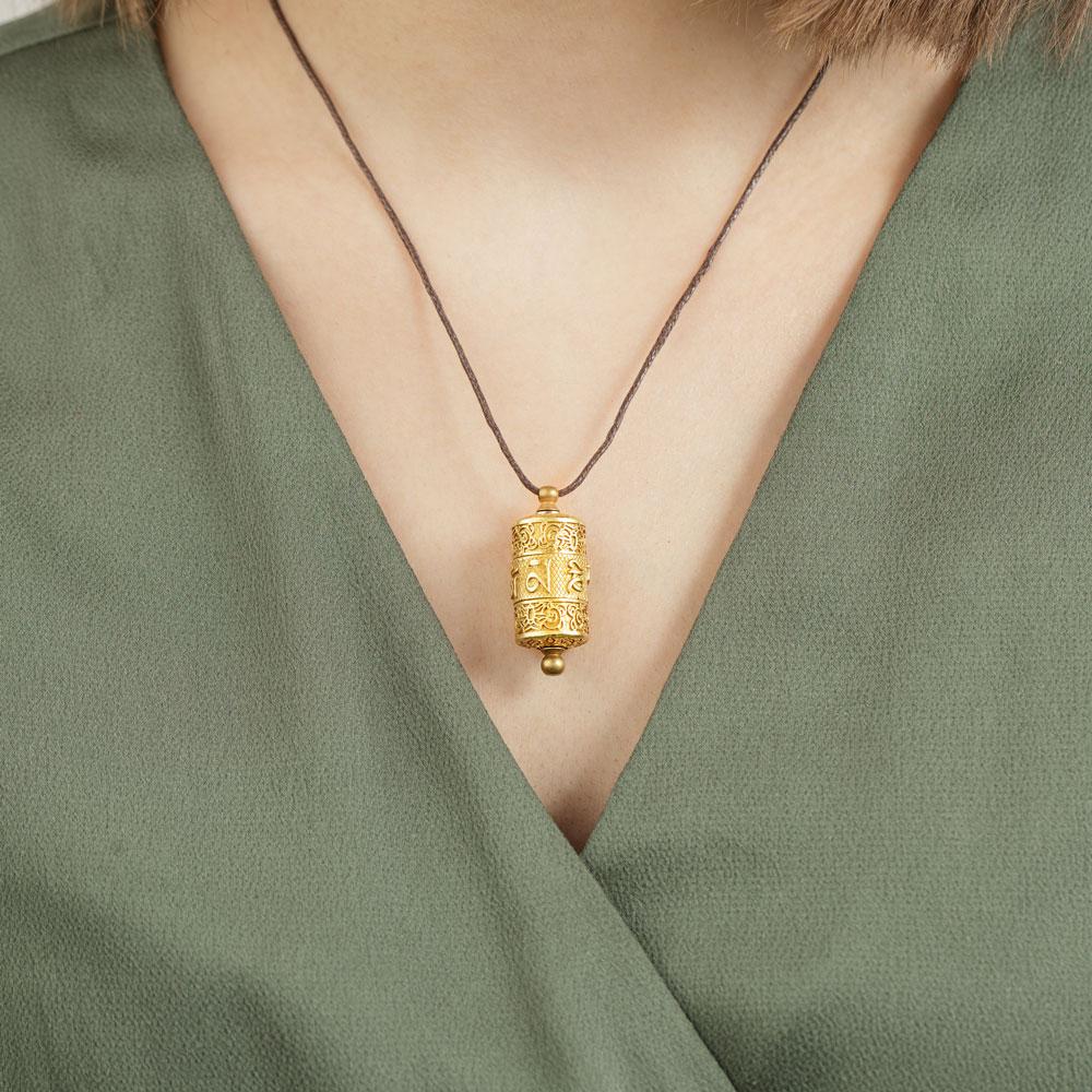 Spinning Mani Wheel Necklace - Image 4